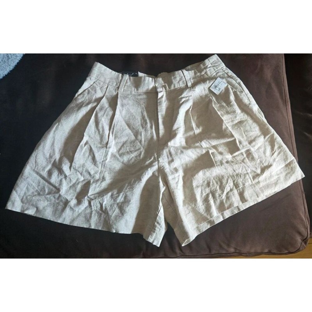 Gap 365 High Rise Linen Blend Short.